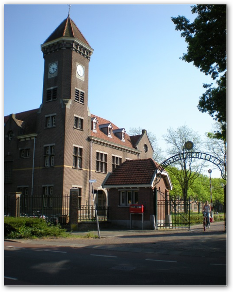 Het `poortgebouw`