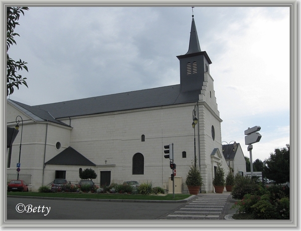 De mooi gerestaureerde kerk van Loches.
