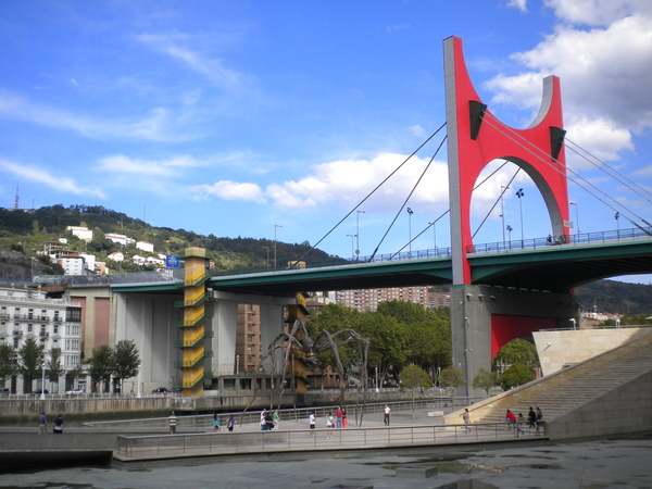 Zubi Zurribrug  + reuzespin in Bilbao