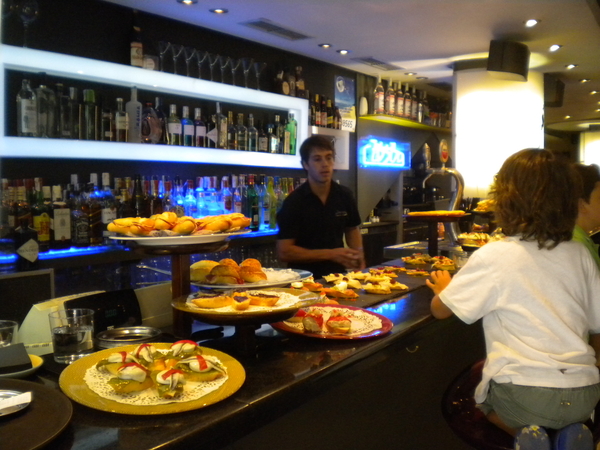 Lunchtijd in een tapasbar