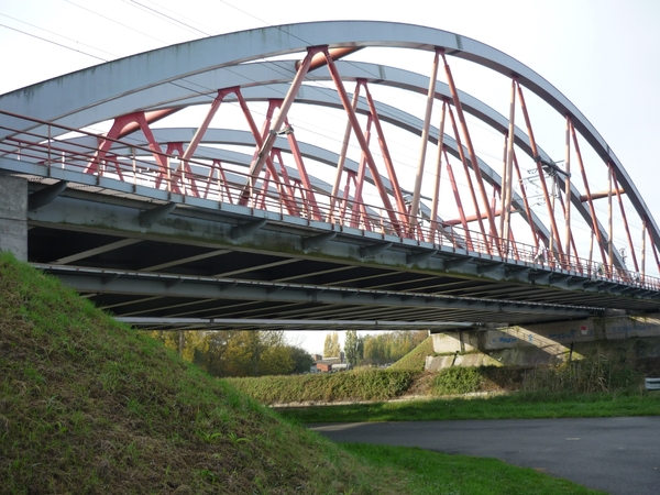 11 11 01 MERENDRE SPOORBRUG