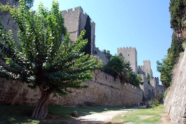 117 Rodos stad -  oude stadsmuren