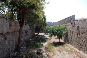 132 Rodos stad -  oude stadsmuren