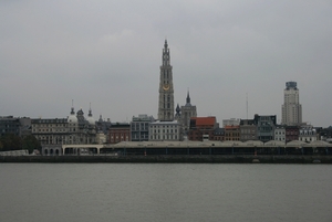 Grijs en nog eens grijs in Antwerpen vandaag