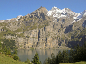 Wengen oeschinensee4