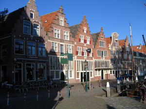 hoorn  (het kleine cafe aan de haven)