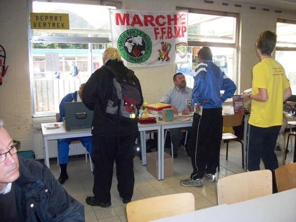 04-Inschrijving-zondag met 1560 deelnemers