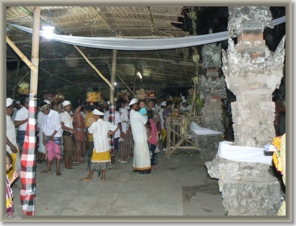 Ceremonie Pura Dalem Anturan