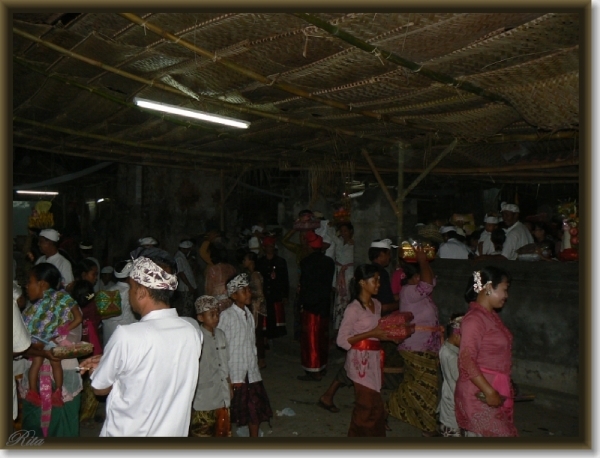 Ceremonie Pura Dalem Anturan