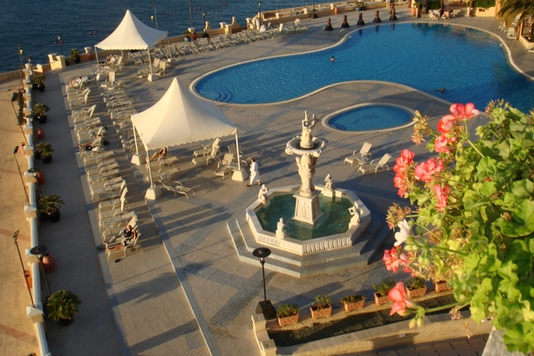 Zwembad hotel Excelsior