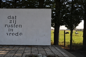 Elverdinge, kerkhof.