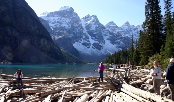 Moraine Lake (Valley of the Ten Peaks)
