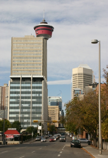 Calgary - Calgary tower(190 m) gebouwd in 1968