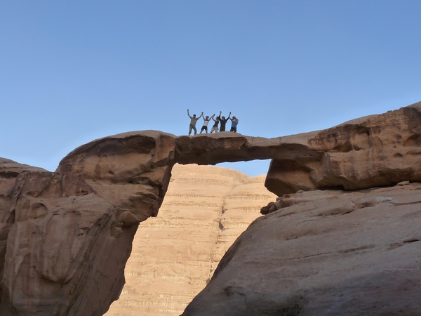 wadi rum jordanie trekking um fruth rock bridge