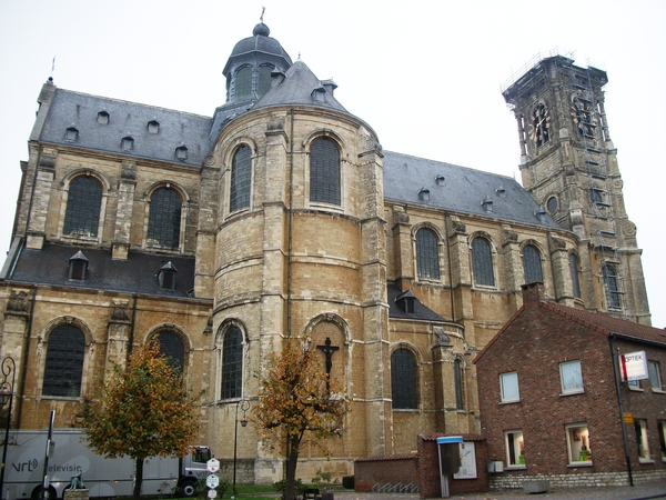 102-Zijaanzicht-St-Servaasbasiliek-Grimbergen