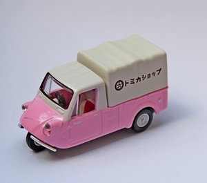 IMG_3810_Tomica-LimitedVintage_LV029c__Mazda_K360_pink&creme