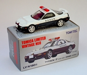 DSCN7484_Tomica-Limited-Vintage-Neo_LV-N180a_Mazda-RX7-FD-Police-