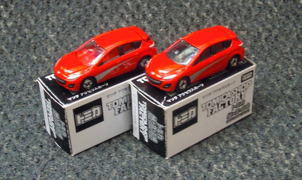 DSCN6621_62-8_Tomica-Shop-Factory_Mazda3-Axela_red-silver_BLACK-i