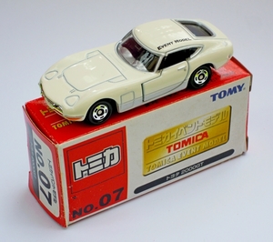 DSCN7541_Tomica_005-1_Toyota-2000GT_white-silver_Event-Model-No07