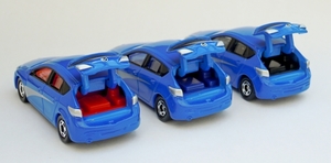 DSCN7819_Tomica_062-8_Mazda-Axela-Sports_M3_blue_silver-stripe_tr