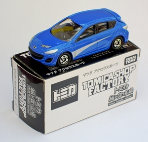 DSCN78157_Tomica_062-8_Mazda-Axela-Sports_M3_blue_silver-stripe_B