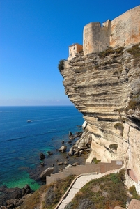 Krijtrotsen in Bonifacio met burcht