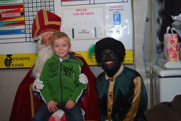 Sinterklaas bij FC Valencia 2011  (115)