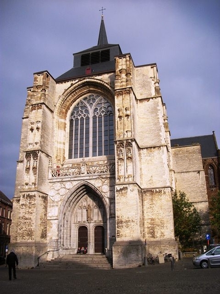 166-St-Sulpitiuskerk-vooraanzicht-Diest