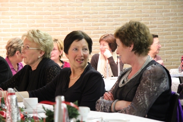 kerstfeestje 11-12-2011 044