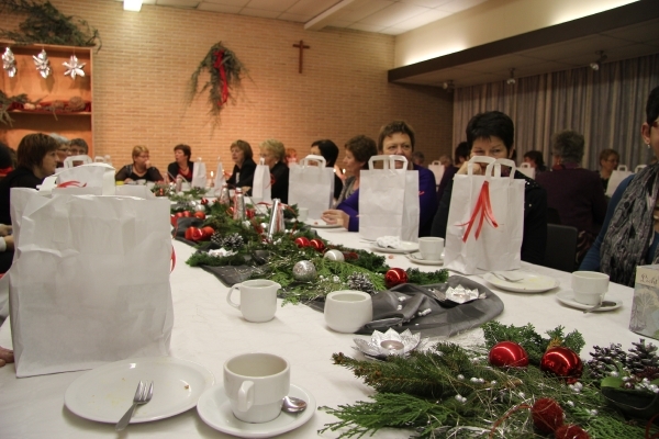 kerstfeestje 11-12-2011 077