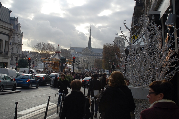 025Parijs dec 2011 - busrit en Notre Dame