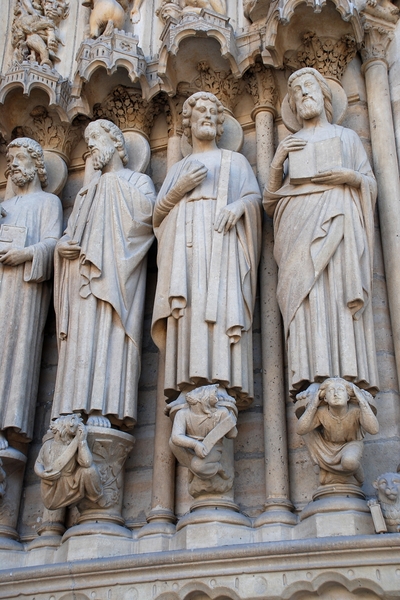 046Parijs dec 2011 - busrit en Notre Dame