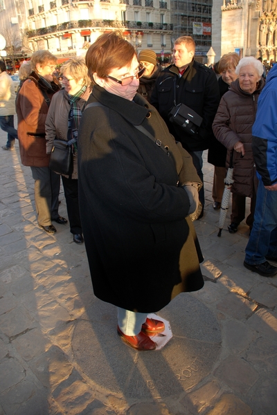 090Parijs dec 2011 - busrit en Notre Dame