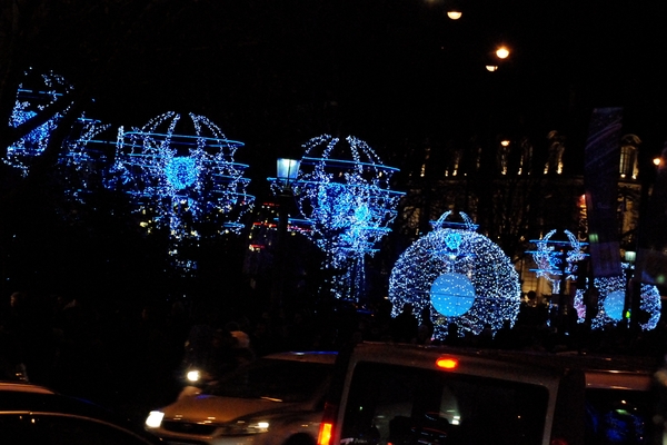 151Parijs dec 2011 - Champs Elysees bij nacht