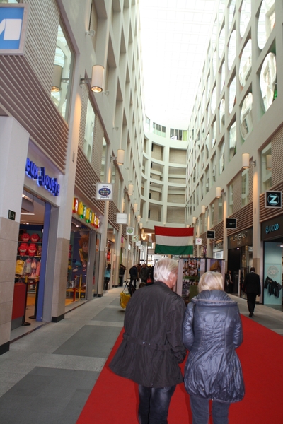 maart 2011 33