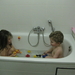 25) Samen in 't grote bad