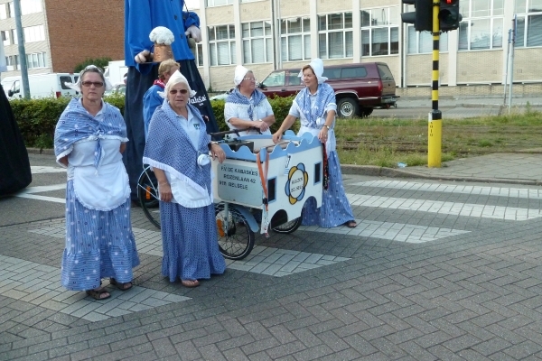 Dames uit Belsele in lokale klederdracht