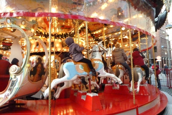 Paardenmolen hoort bij Kerstmarkt