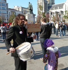 Vader en zoontje protest