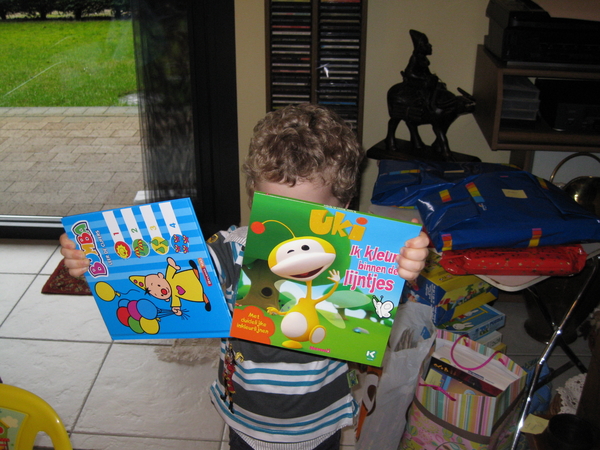 14) Ruben met zijn nieuwjaarsgeschenkjes