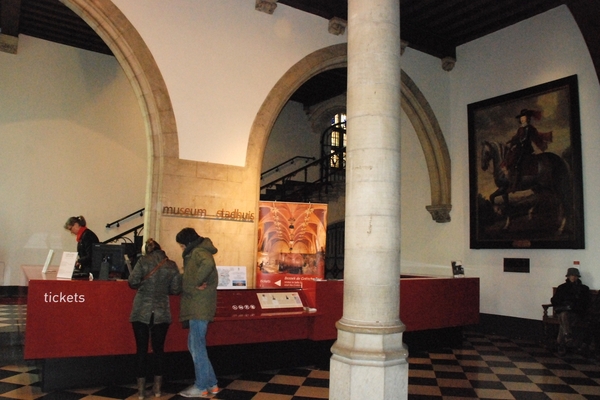 138 Brugge stadhuismuseum 2.01.2012