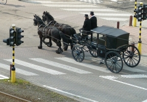 Van of naar begrafenis ?