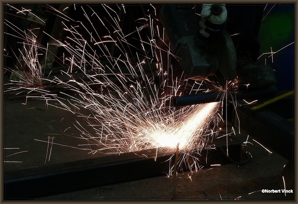 sized_sized_P2190351a karnaval 2012 voorbereidingen