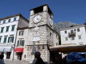 Montenegro, Kotor, marktplein met klokkentoren