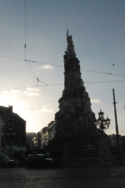 107 Antwerpen  7.01.2012 - standbeeld van de Schelde