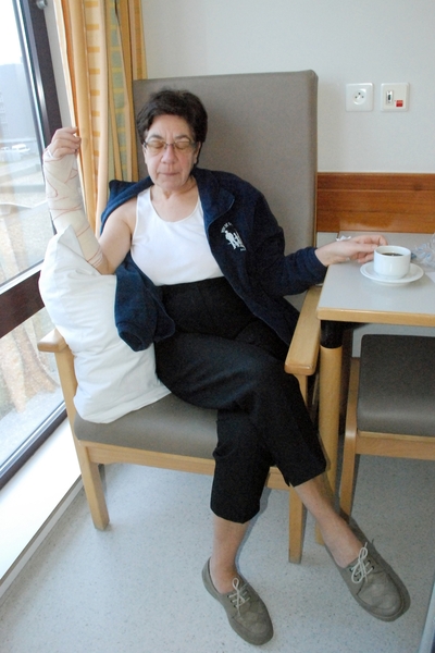115 Antwerpen  7.01.2012 - Bernardine in hospitaal Klina te Brass