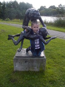 Shania aan het zwembad in drachten