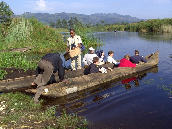 OEGANDA D 16 KISORO LAKE MUTANDA (5)