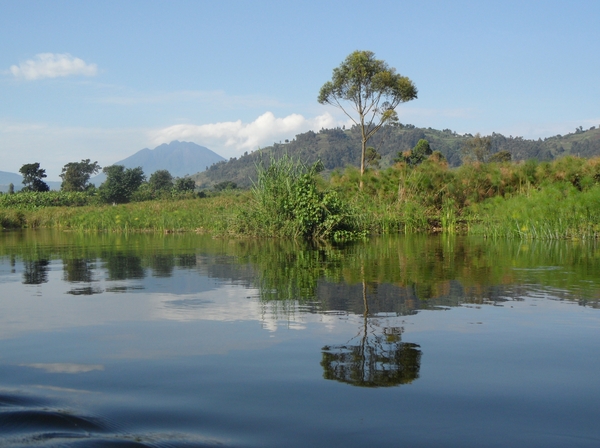 OEGANDA D 16 KISORO LAKE MUTANDA (68)