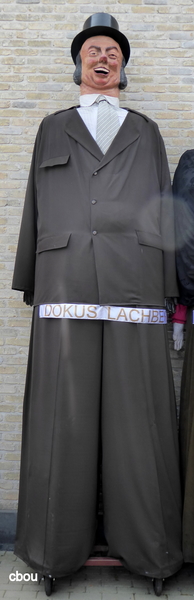 8551 Heestert - Dokus Lachbek